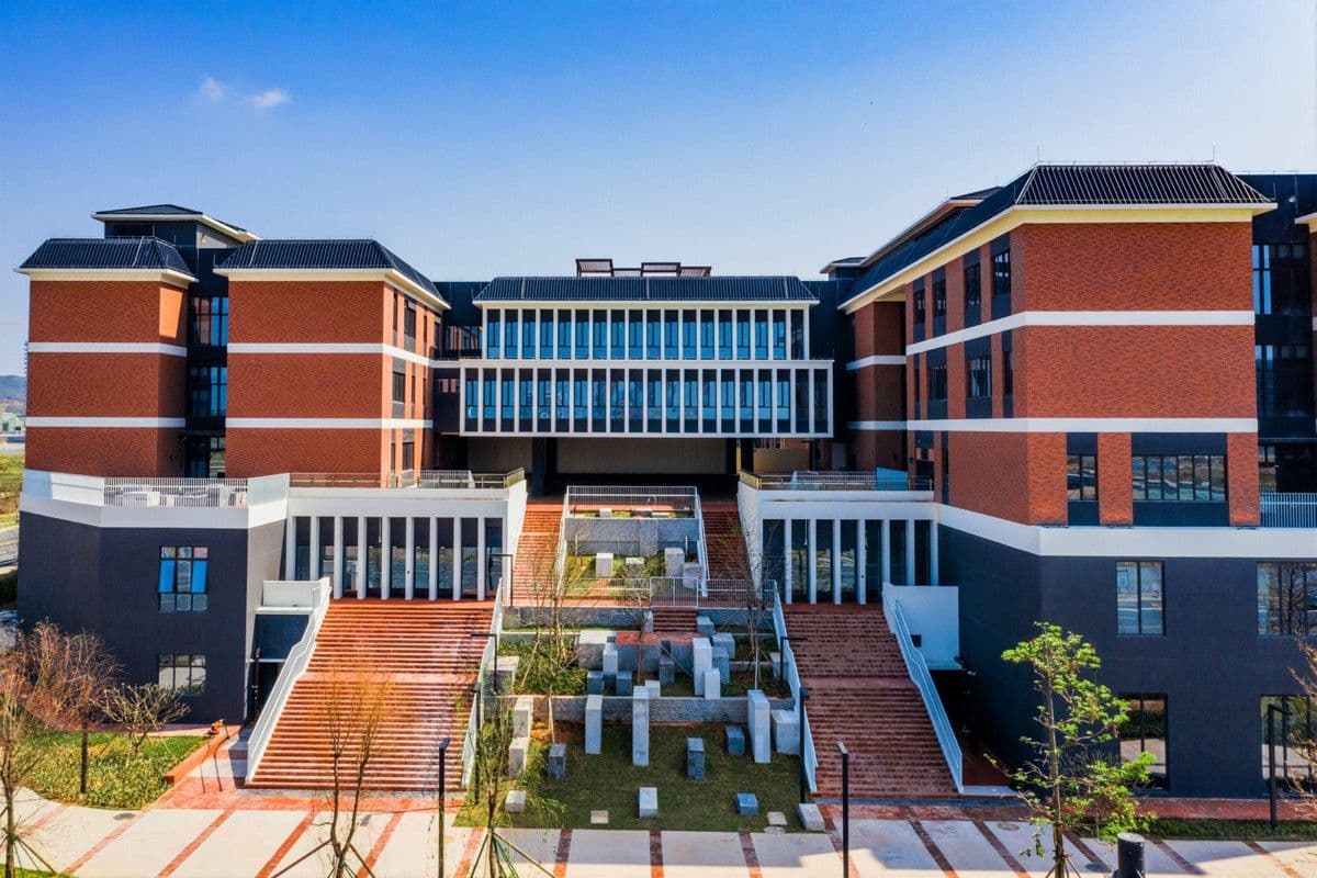 哈罗横琴招生与课程指南:2026—2027学费、IGCSE、A-Level及寄宿